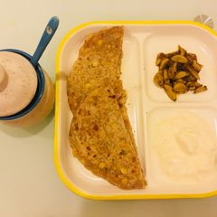 A picture of Methi-Daal parantha.