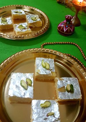 वाटरमेलन सीड मैसूर पाक (Watermelon seed mysore pak recipe in hindi) रेसिपी मुख्य फोटो