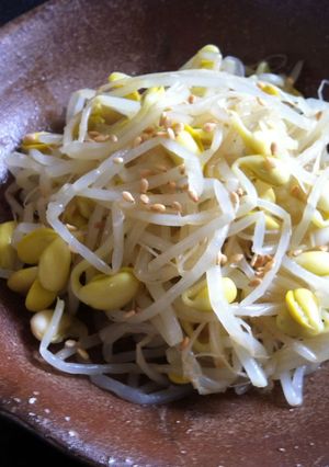 A picture of Soybean Sprouts ‘Namul’.