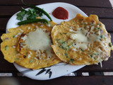 चीजी बेसन चीला (cheesy besan cheela recipe in hindi)