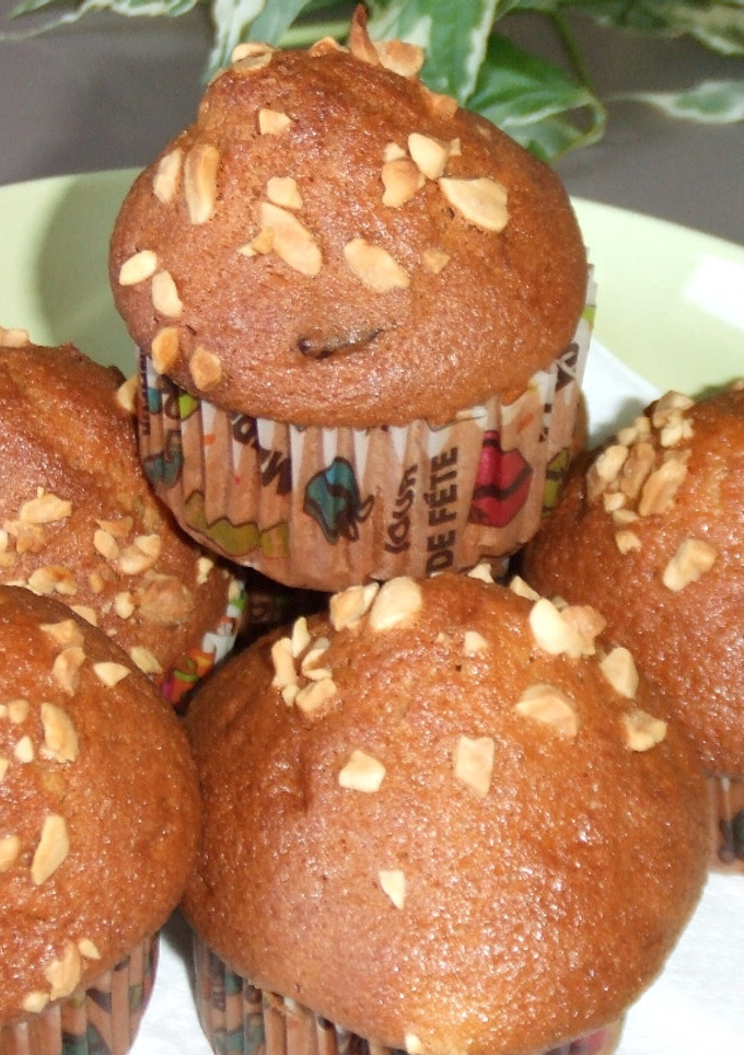 Una foto de Muffins fácil y rápidos de limón con crocante de almendra