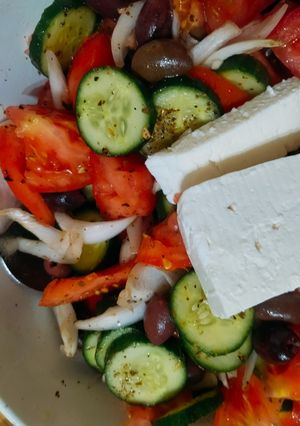 Φωτογραφία της συνταγής Χωριάτικη σαλάτα με τις αγαπημένες μου αναλογίες με ή χωρίς πιπεριά & θυμάρι ή ρίγανη ✨λατρεία✨