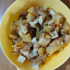 A picture of Bengali style potato and pumpkin sabzi.