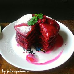 A picture of Redvelvet pancakes.