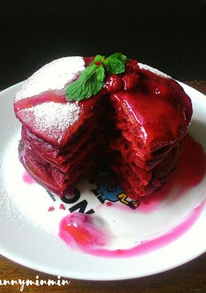 A picture of Redvelvet pancakes.
