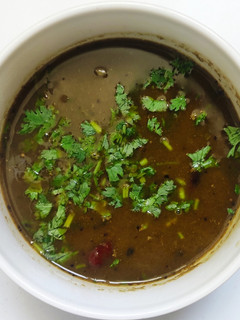 கொத்தமல்லி சட்னி ரசம் (Coriander chutney rasam) செய்முறை முக்கிய புகைப்படம்