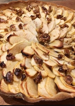 Une photo de Tarte aux pommes, noix et crème de marrons