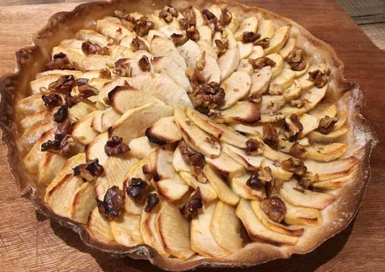 Tarte aux pommes, noix et crème de marrons