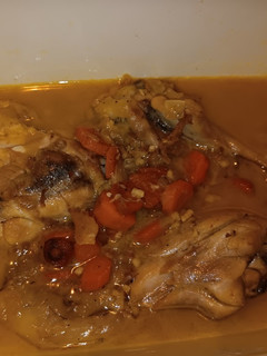 Una foto de Pollo en salsa