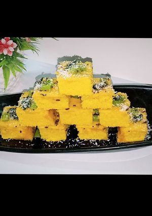A picture of Khaman Dhokla (Nylon Khaman).