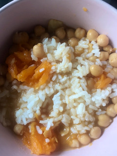 Una foto de Garbanzos en olla rápida con arroz