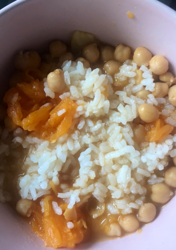 Una foto de Garbanzos en olla rápida con arroz