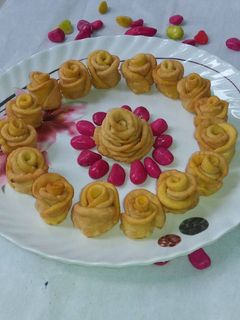 मठरी (Mathri recipe in hindi) रेसिपी मुख्य फोटो