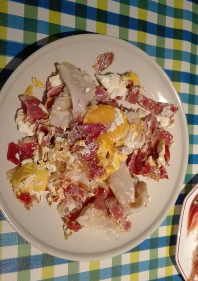 Una foto de Huevos con jamón