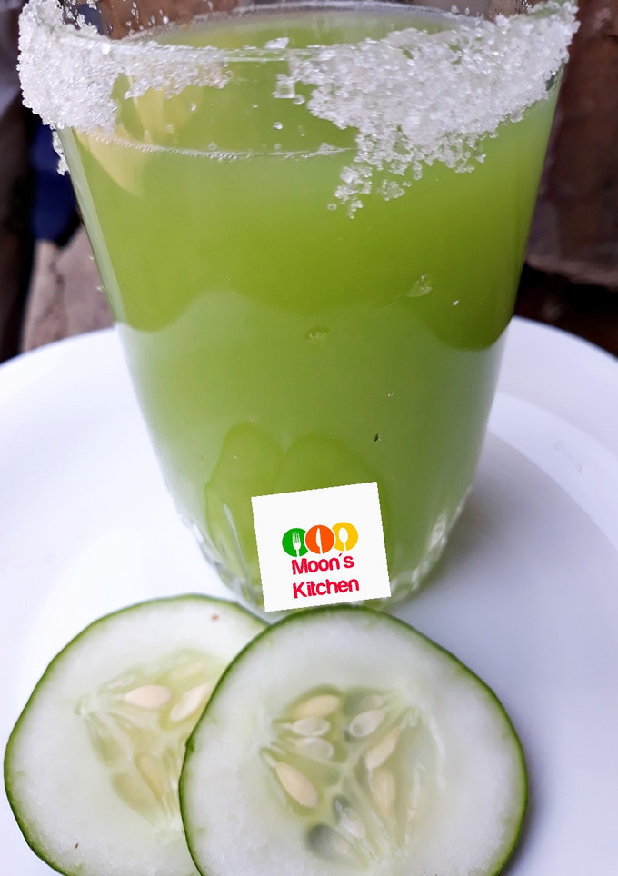 A picture of Cucumber and lemon.