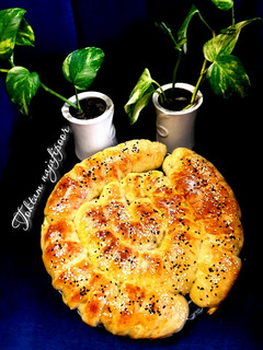 عکسی از دستور نان خرماو گردو حلزونی