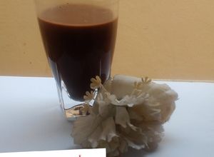 صورة لوصفة كوب الفطور السريع من الكاكاو المنعش 🍫.