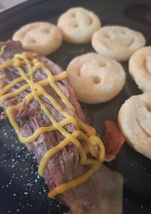 Una foto de Vacío al horno con papas felices
