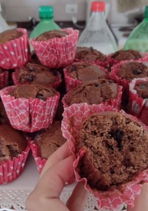 Una foto de Magdalenas de chocolate con chips de chocolate
