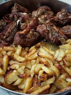 Φωτογραφία της συνταγής Κατσικάκι λεμονάτο στο φούρνο με μελωμένες πατάτες!!!!!