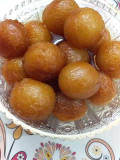 गुलाब जामुन (Gulab jamun recipe in Hindi) रेसिपी मुख्य फोटो