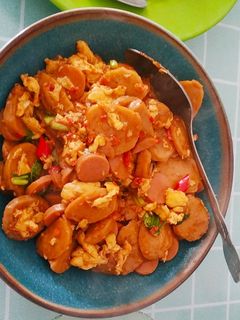 Foto resep Nasi gila (oseng pedas bakso, sosis, telur, jamur, sayur)