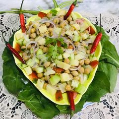 A picture of Potato chick peas salad 🥗.
