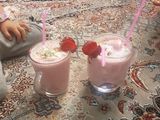 اسموتی شیر موز و توت فرنگی