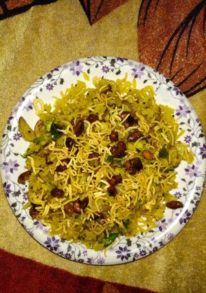 पोहा (Poha recipe in hindi) रेसिपी मुख्य फोटो