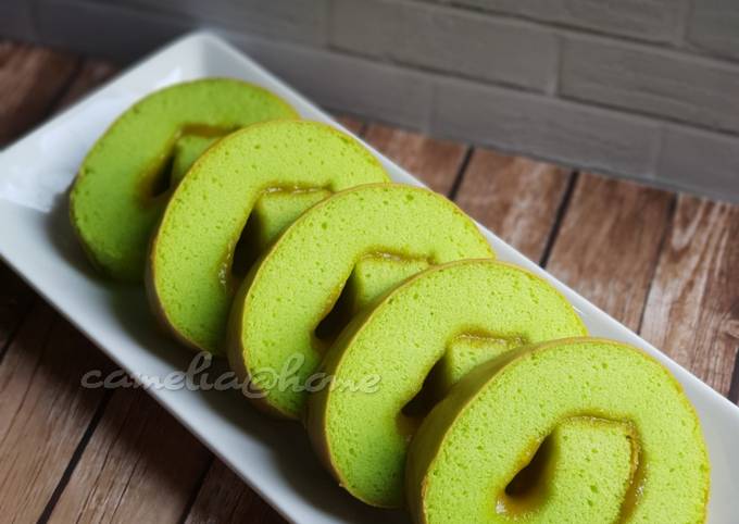 Bolu Gulung Pandan Srikaya