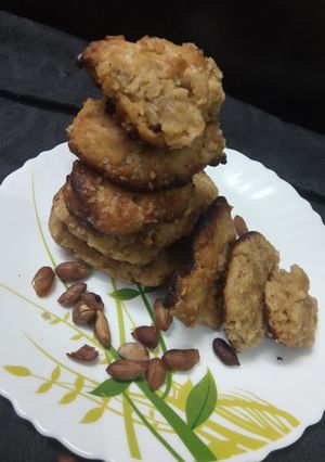 সল্টি পিনাট বাটার ক্যুকিজ (salty peanut butter cookies recipe in Bengali) রেসিপির প্রধান ছবি