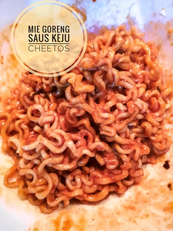 Langkah Gampang Menyiapkan Resep Mie Goreng Saus Keju Cheetos yang Enak Banget Anti Ribet, Uenak Banget