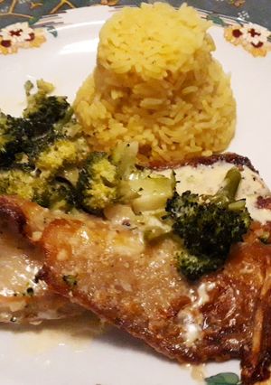 Una foto de Brótola gratinada con brócoli