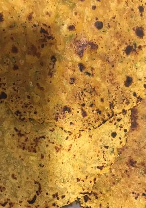 A picture of Khichdi Thepla.