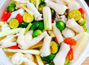 Hình của món Chân gà ngâm sả ớt.