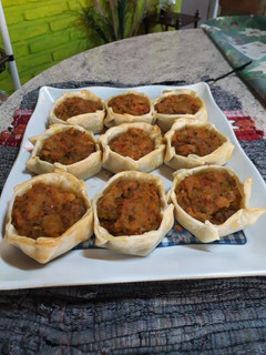 Una foto de Canastitas de carne y puré de calabaza