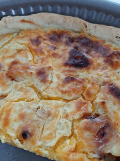 Une photo de Quiche cheddar, poulet, miel