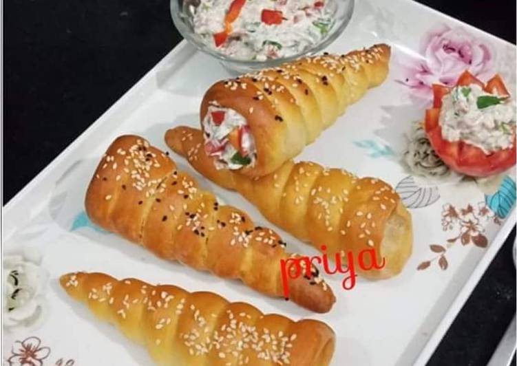 Steps to Prepare Perfect Baked Bread Cones in Cooker