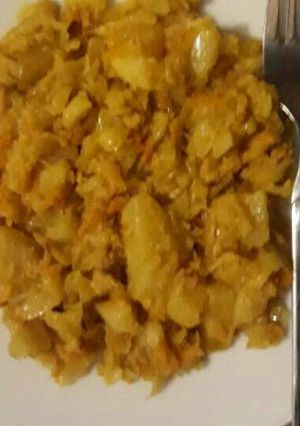 A picture of Cabbage and tuna.
