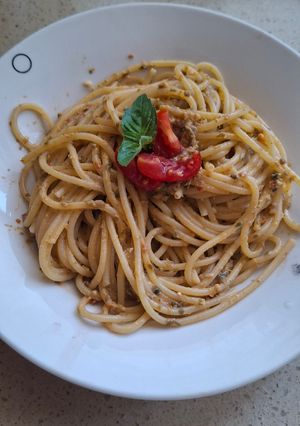 Foto di Spaghetti con crema di capperi e pomodorini