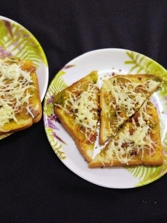ચીઝ રવા બ્રેડ ટોસ્ટ (Cheese Rava Bread Toast recipe in Gujarati) રેસીપી મુખ્ય ફોટો