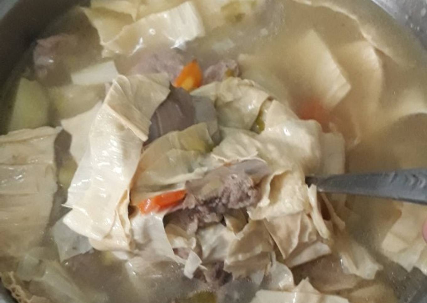 Sop baikut /iga babi
