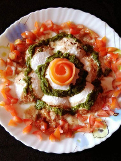 इडली दही भल्ला चाट (Idli dahi bhalla chaat recipe in hindi) रेसिपी मुख्य फोटो