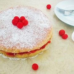 A picture of Victoria Sponge Cake.