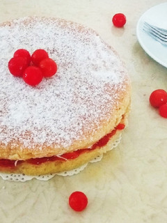 A picture of Victoria Sponge Cake.