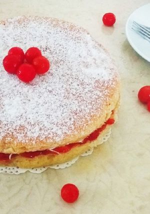 A picture of Victoria Sponge Cake.