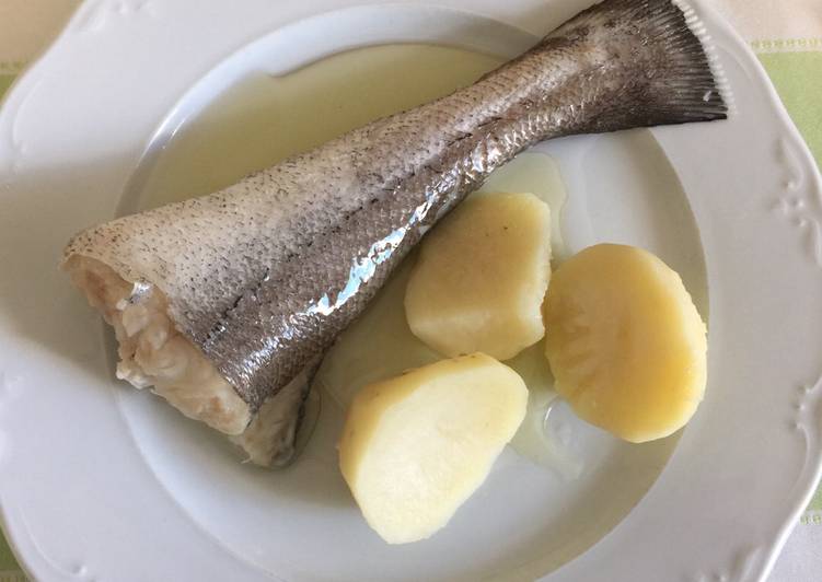 Receta de merluza cocida con patatas