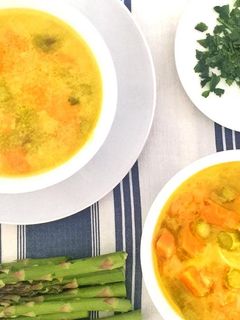Una foto de Sopa de puerros o Porrusalda