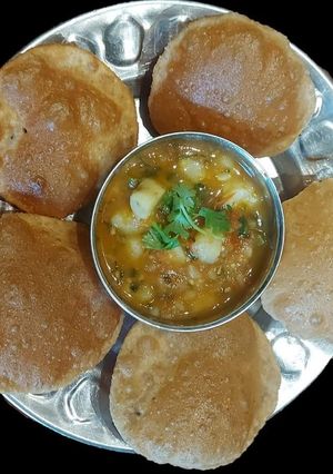 मसाला पूरी (masala puri recipe in Hindi) रेसिपी मुख्य फोटो