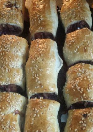 A picture of My Daddys Sausage Rolls.